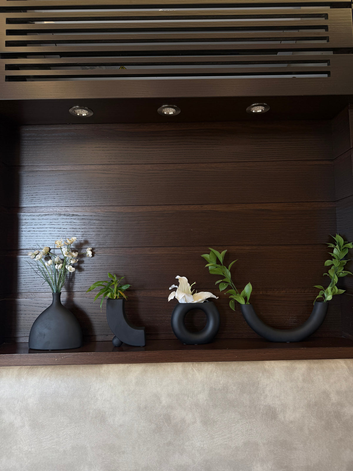 Black Sculptural Vase Set of 4 – Modern Decorative Vases for Home